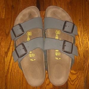 Birkenstock Arizona in the color Grey.